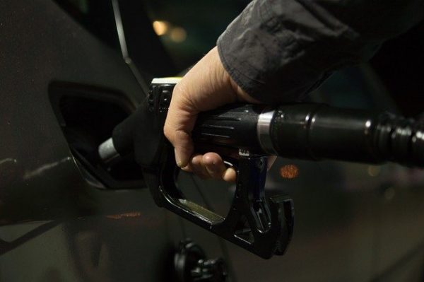 Pour les voitures de société, la déduction de TVA sur l’essence sera au même niveau que celle sur le gazole